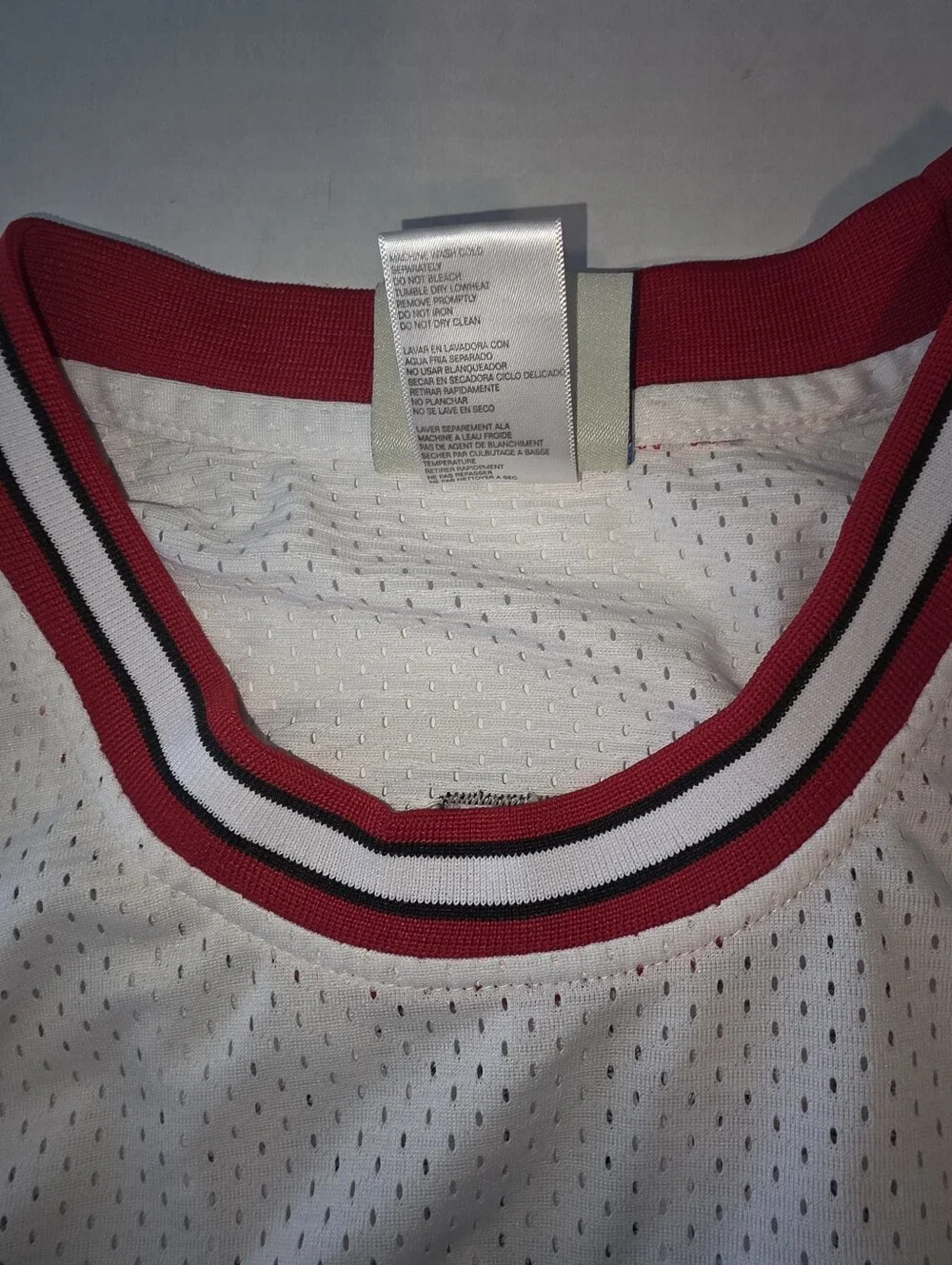 Vintage Adidas Chicago Bulls Scottie Pippen #33 NBA Basketball Jersey M